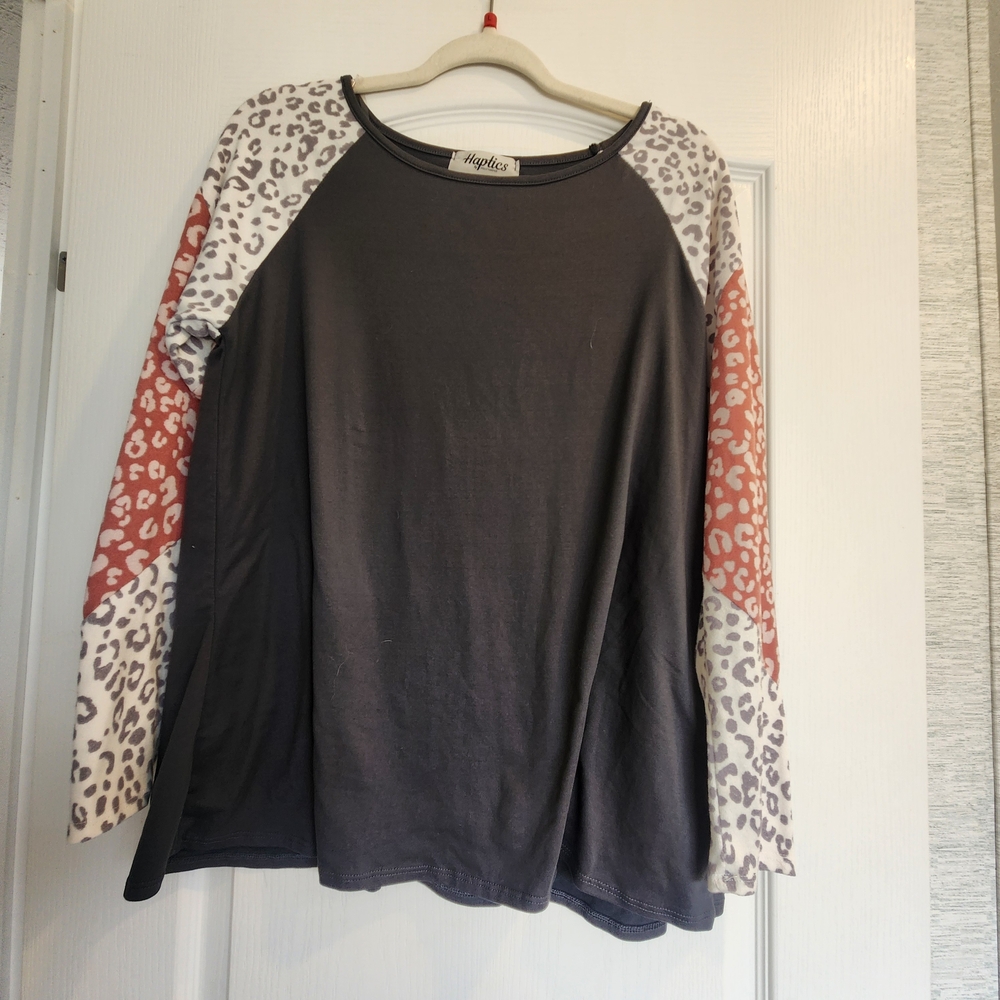 Haptics Chic Gray Blouse with Leopard Print Sleeves Size L Euc